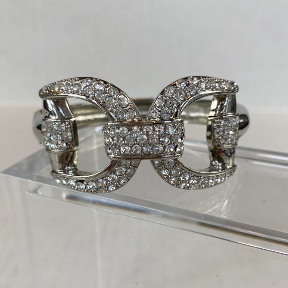 Gorgeous Rhinestone Encrusted Silver Hinged Stirrup Style Bracelet Bangle New - Picture 2 of 7